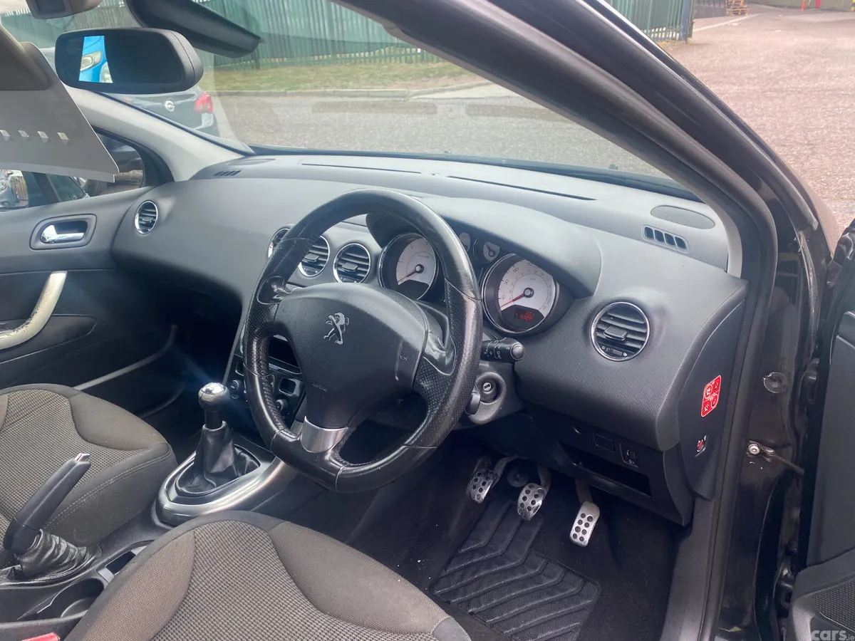 Peugeot 308 Hatchback, Diesel, 2013, Black