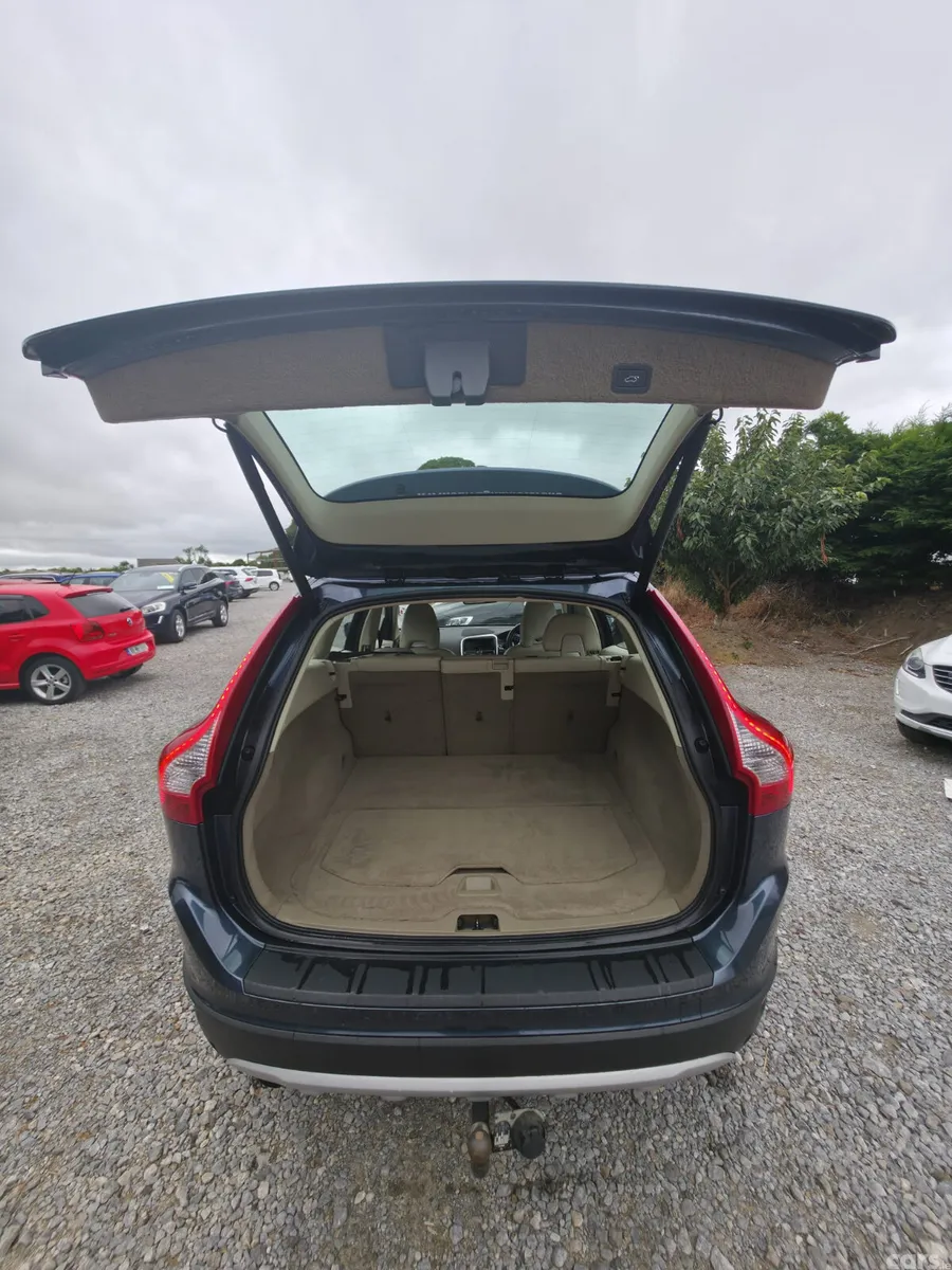 Volvo XC60 SUV, Diesel, 2011, Blue