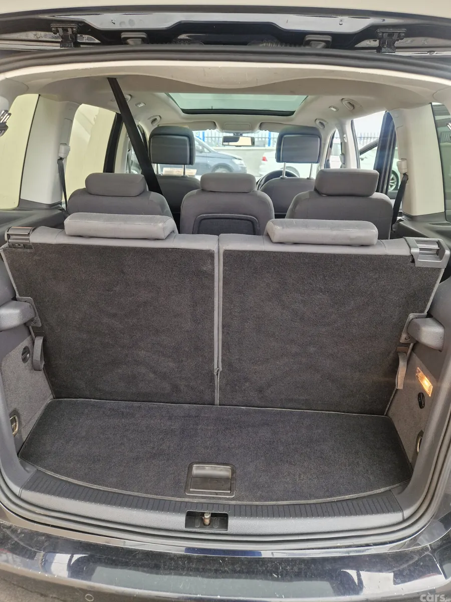 Volkswagen Touran MPV, Diesel, 2015, Black