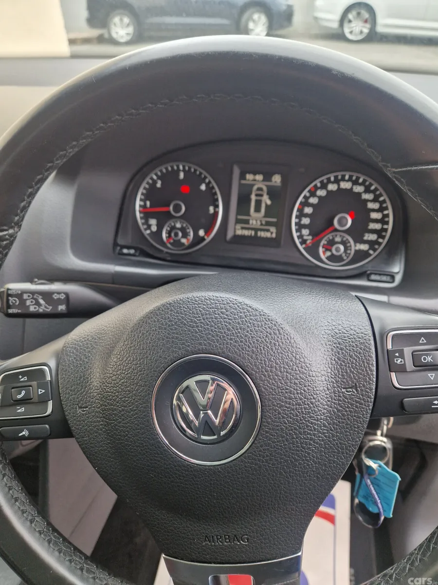 Volkswagen Touran MPV, Diesel, 2015, Black