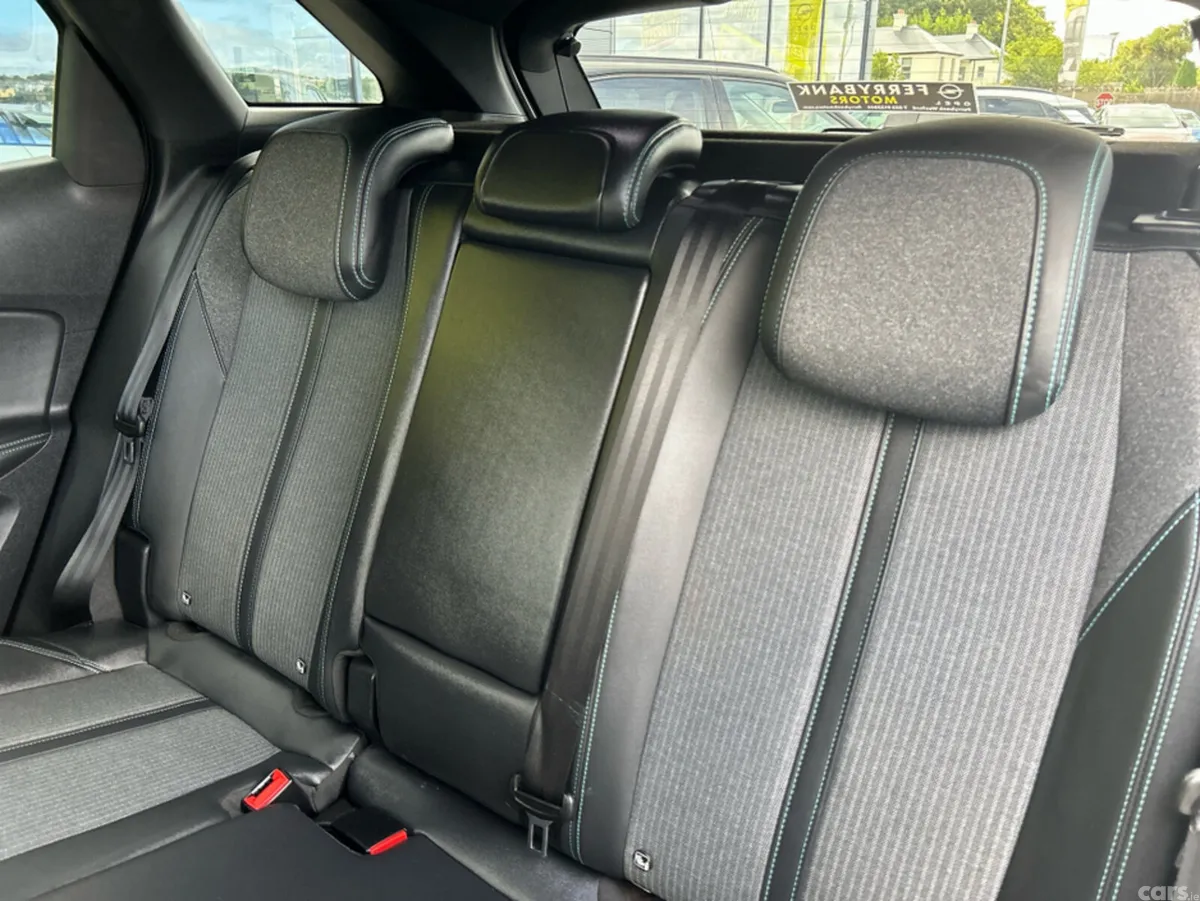 Peugeot 3008 MPV, Diesel, 2023, Grey