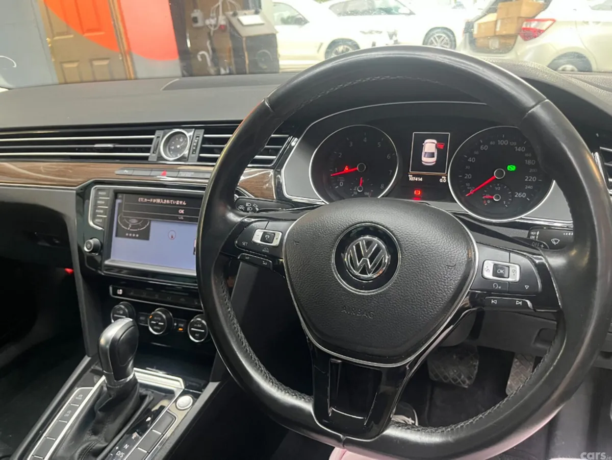 Volkswagen Passat Saloon, Petrol, 2016, Grey