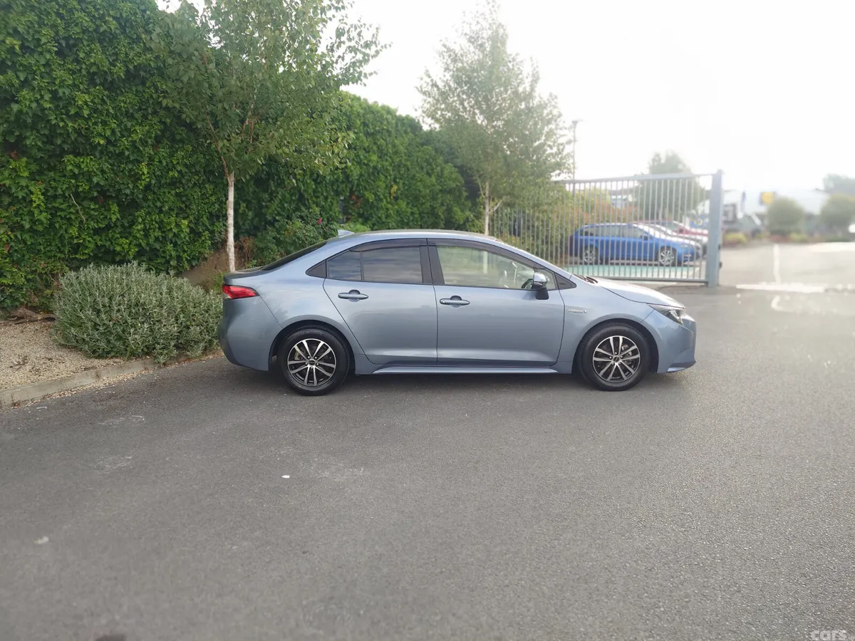 Toyota Corolla Saloon, Petrol Hybrid, 2020, Grey