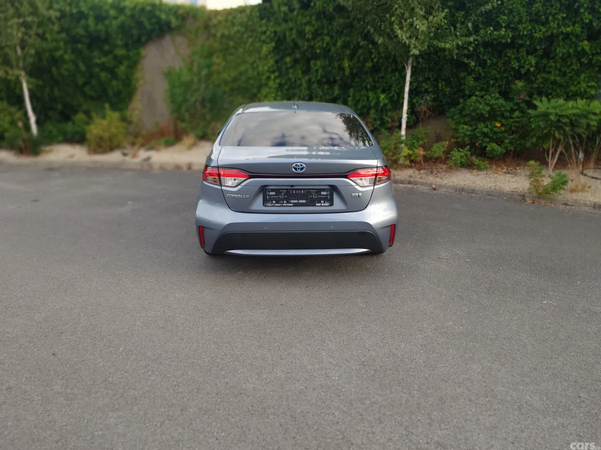 Toyota Corolla Saloon, Petrol Hybrid, 2020, Grey