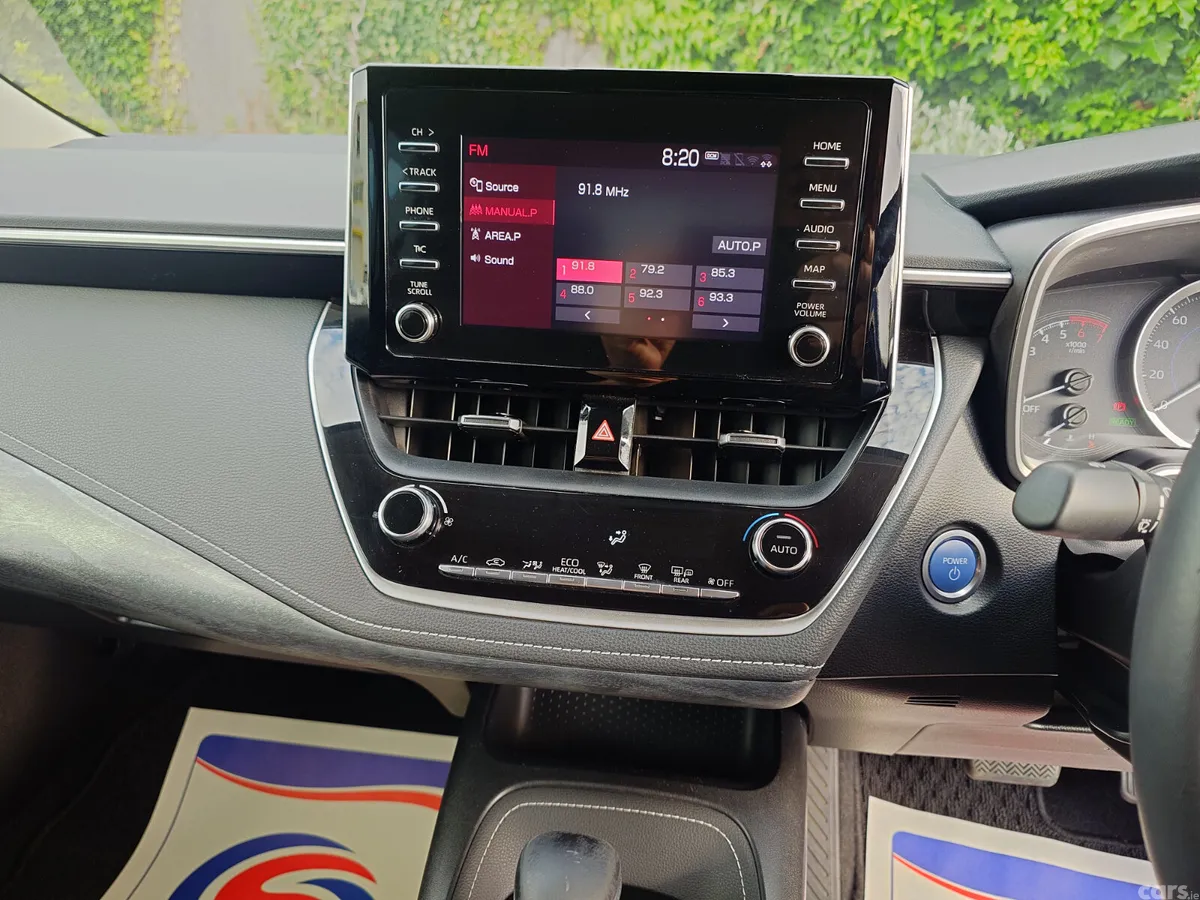 Toyota Corolla Saloon, Petrol Hybrid, 2020, Grey
