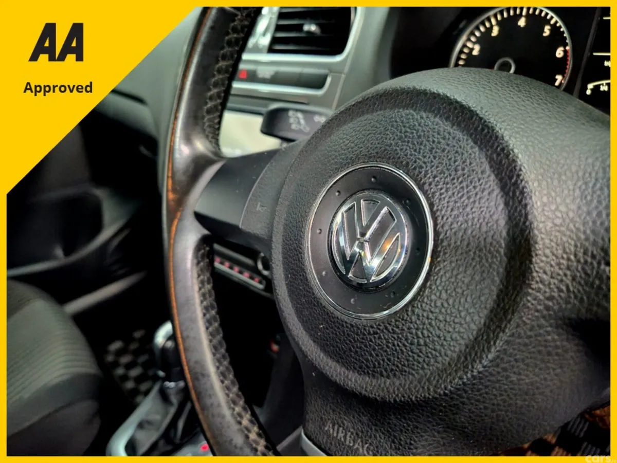 Volkswagen Polo Hatchback, Petrol, 2013, Blue