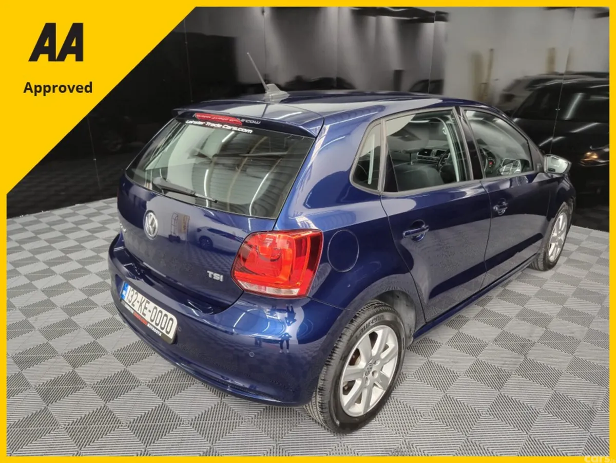 Volkswagen Polo Hatchback, Petrol, 2013, Blue