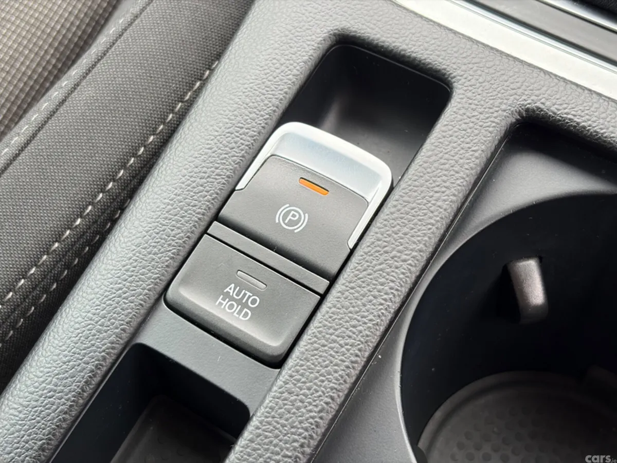 Volkswagen Passat Saloon, Diesel, 2019, Grey