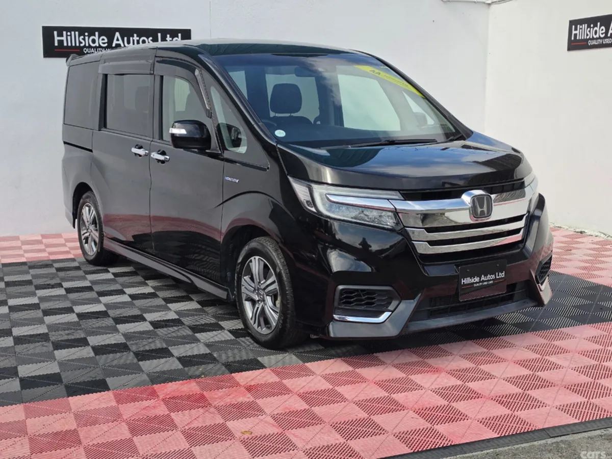 Honda Stepwagon MPV, Petrol Hybrid, 2017, Black