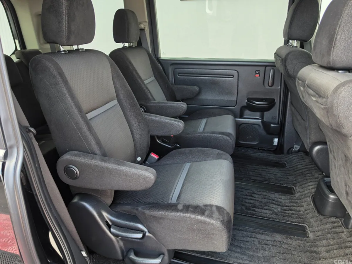 Honda Stepwagon MPV, Petrol Hybrid, 2017, Black