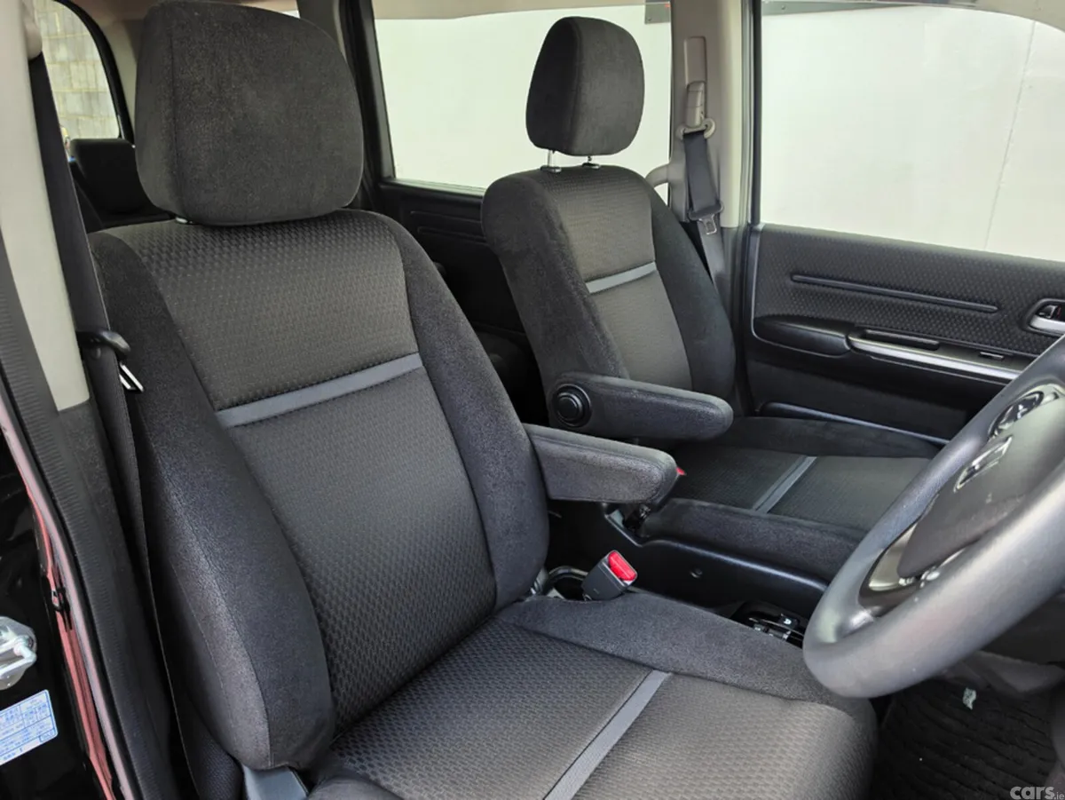 Honda Stepwagon MPV, Petrol Hybrid, 2017, Black