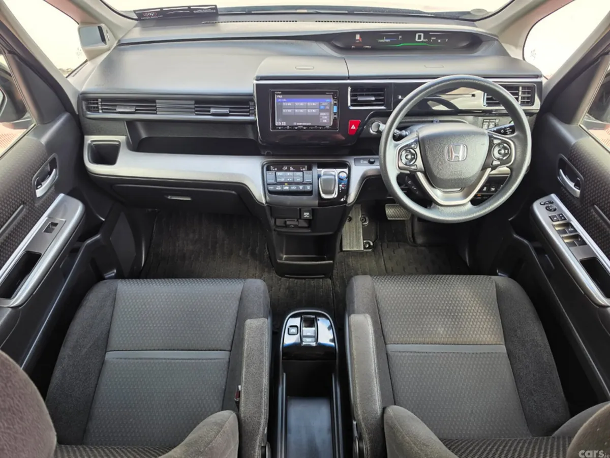 Honda Stepwagon MPV, Petrol Hybrid, 2017, Black
