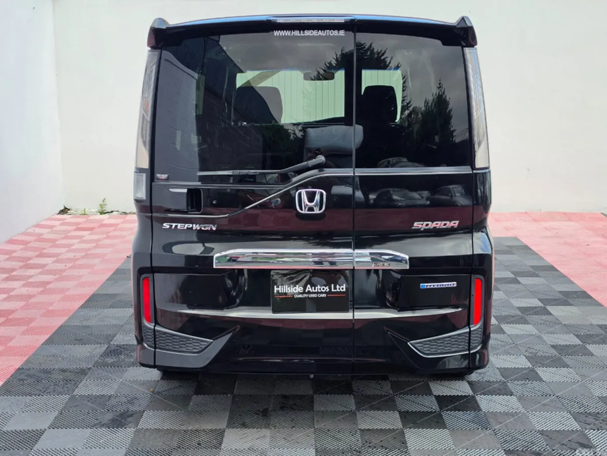 Honda Stepwagon MPV, Petrol Hybrid, 2017, Black