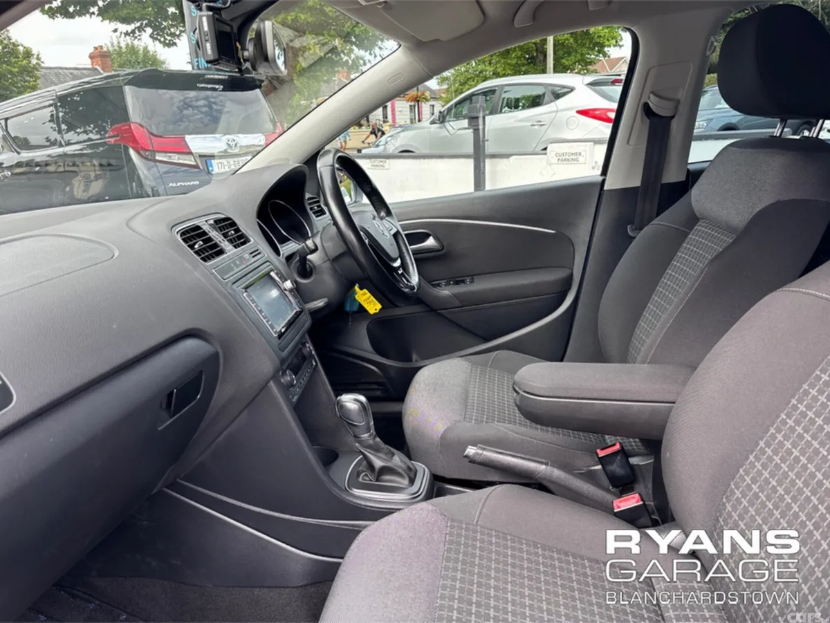 Volkswagen Polo Hatchback, Petrol, 2017, Blue