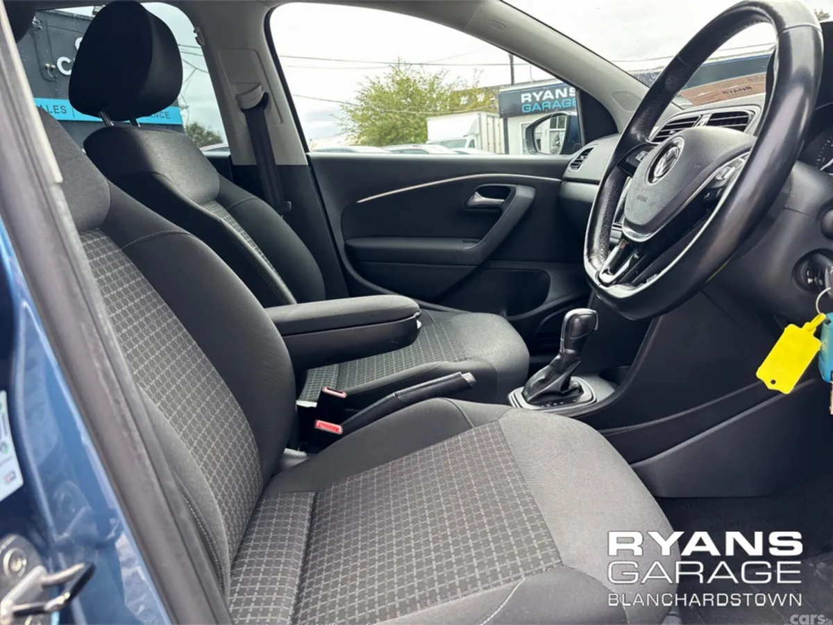 Volkswagen Polo Hatchback, Petrol, 2017, Blue