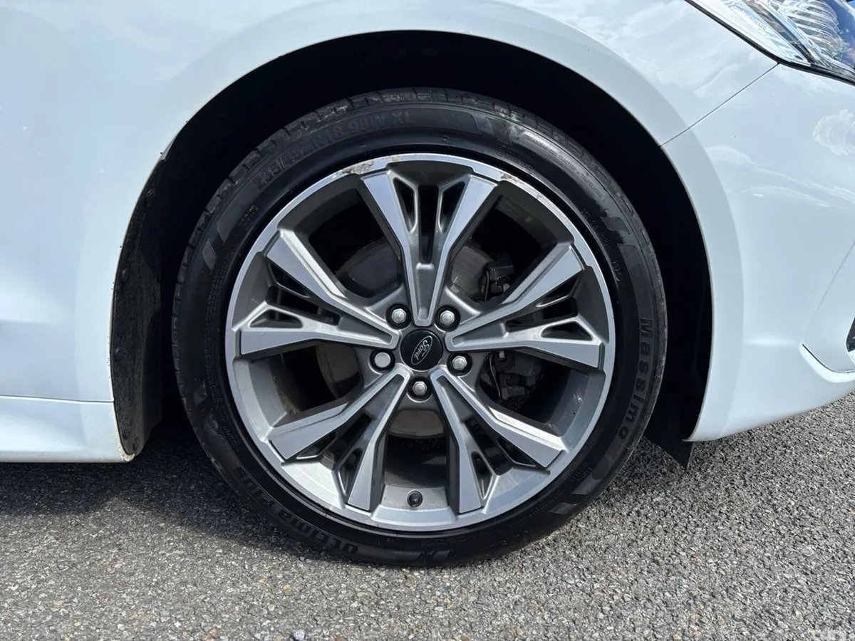 Ford Mondeo Hatchback, Diesel, 2019, White