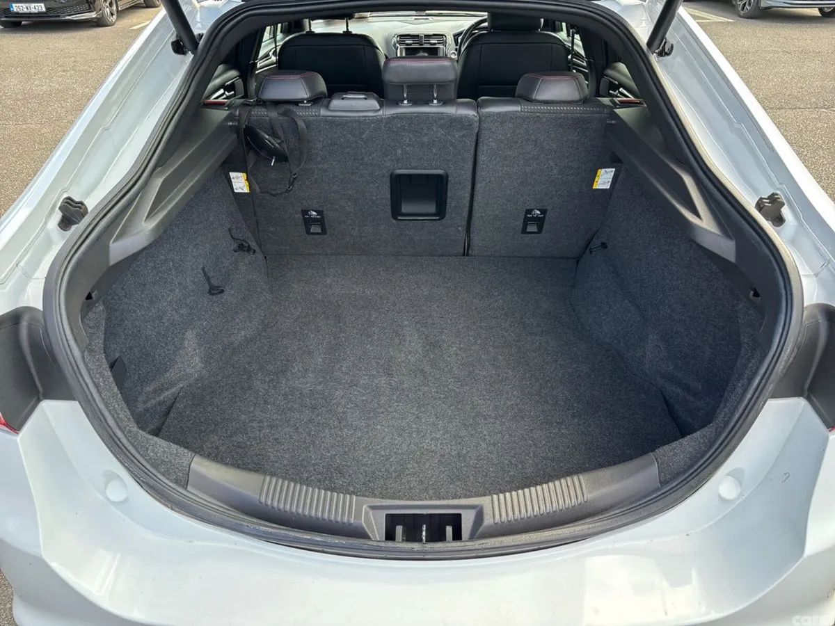 Ford Mondeo Hatchback, Diesel, 2019, White