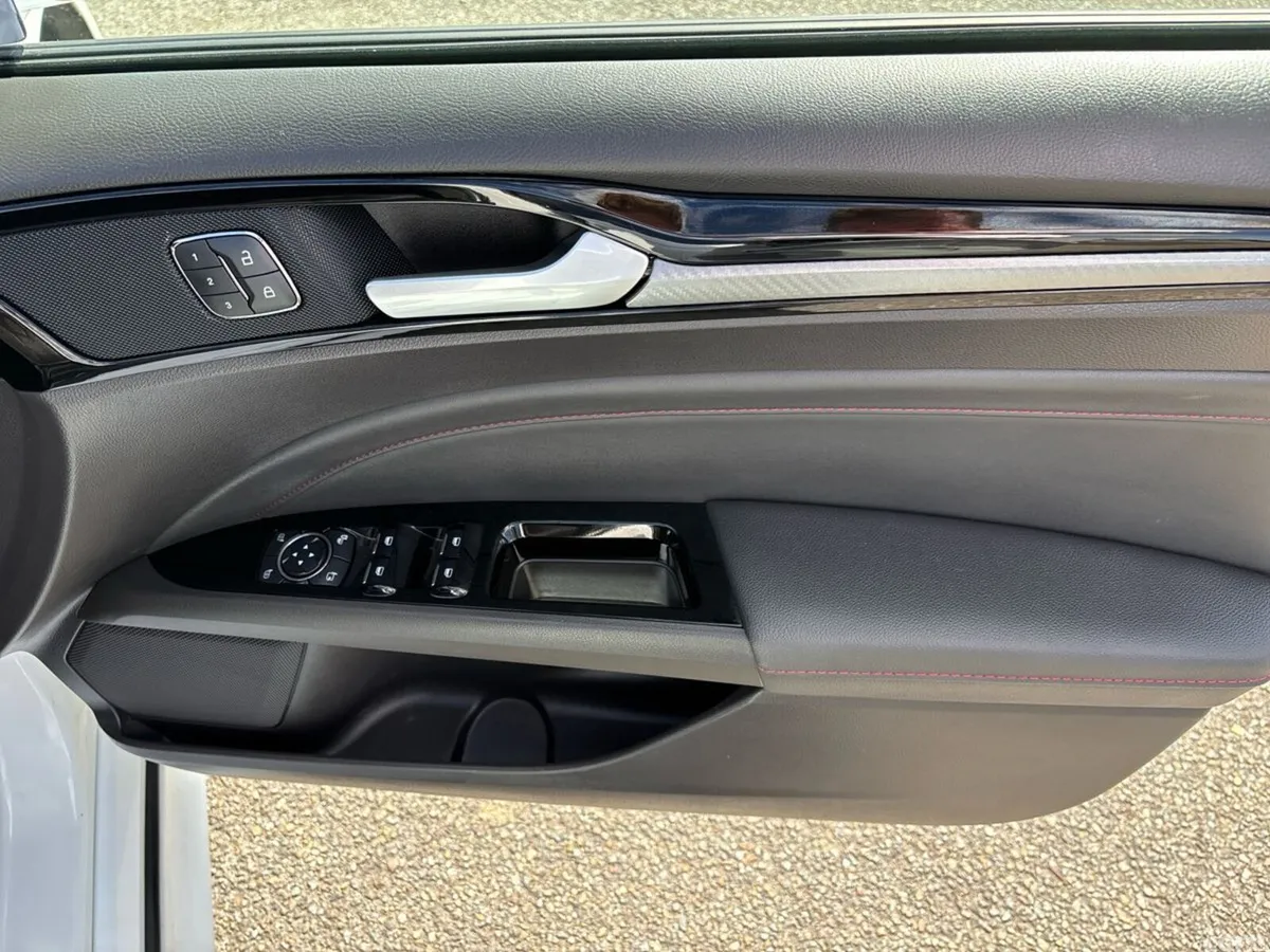 Ford Mondeo Hatchback, Diesel, 2019, White
