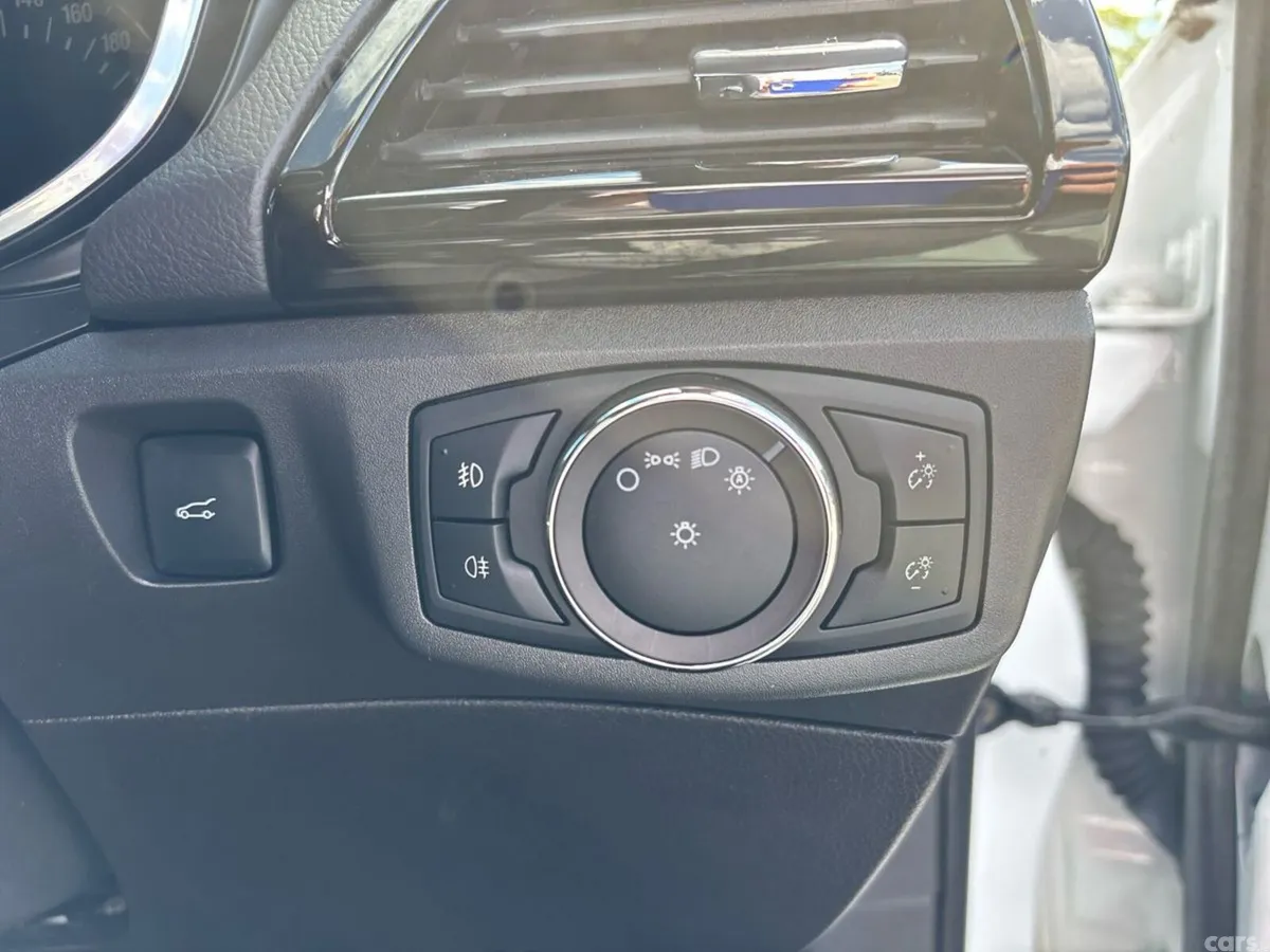 Ford Mondeo Hatchback, Diesel, 2019, White