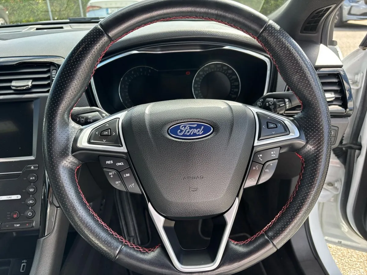 Ford Mondeo Hatchback, Diesel, 2019, White