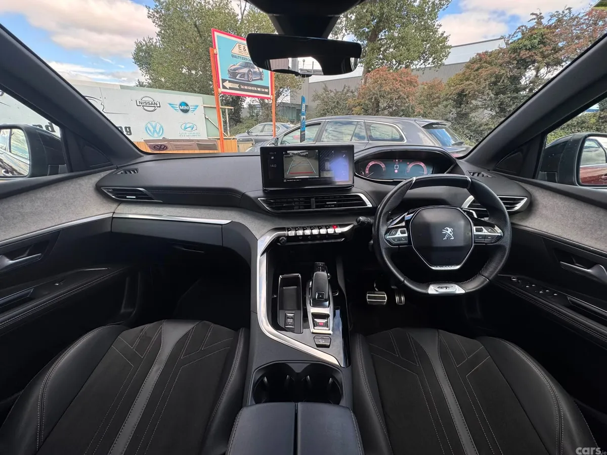 Peugeot 5008 MPV, Diesel, 2021, Brown