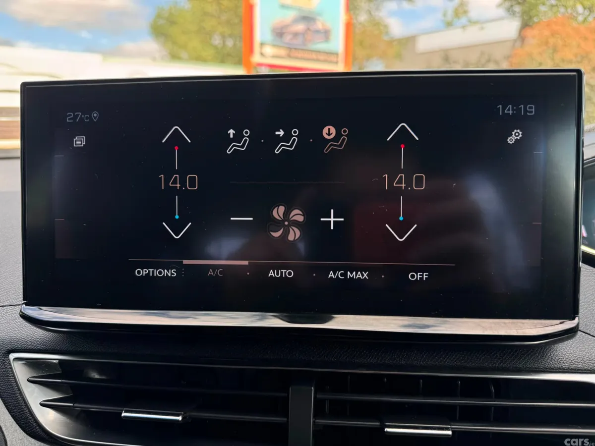 Peugeot 5008 MPV, Diesel, 2021, Brown