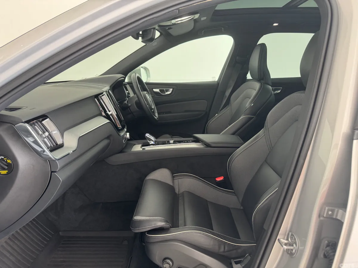 Volvo XC60 SUV, Petrol Plug-in Hybrid, 2025, Grey