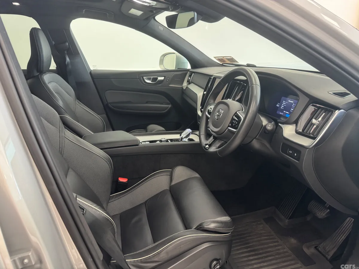 Volvo XC60 SUV, Petrol Plug-in Hybrid, 2025, Grey