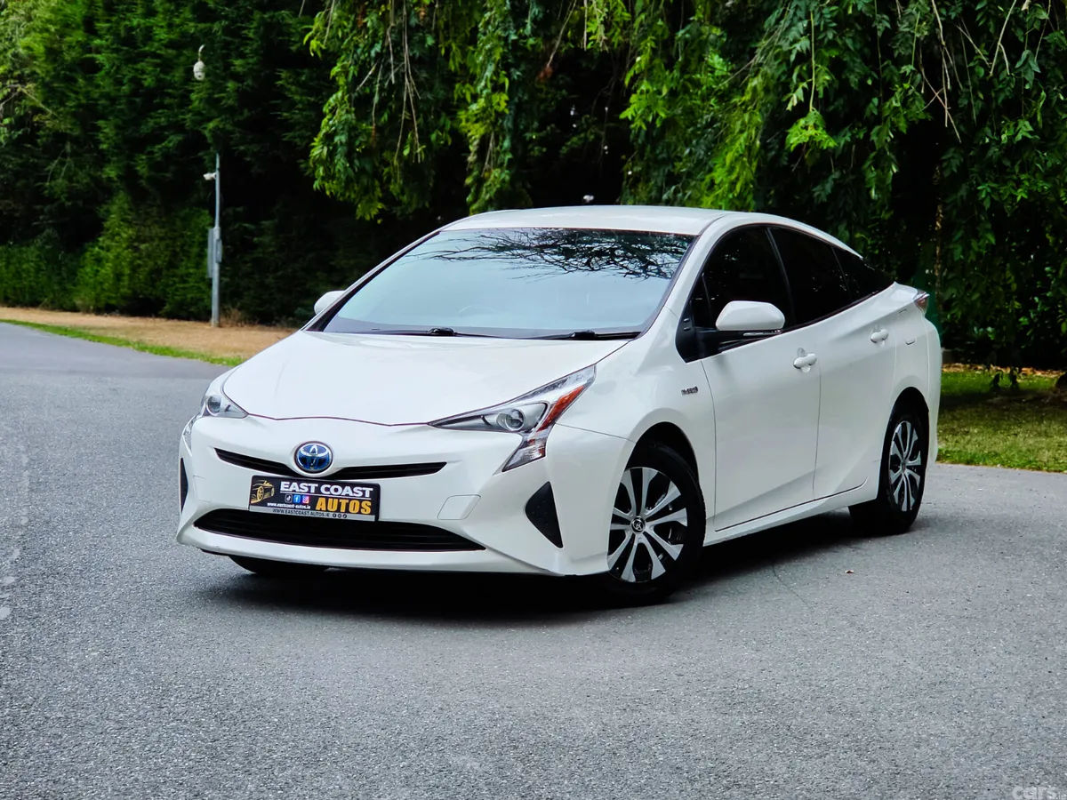Toyota Prius Hatchback, Petrol Hybrid, 2018, Silver