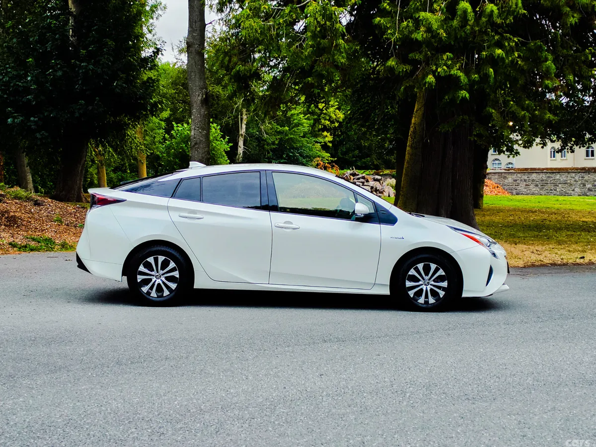Toyota Prius Hatchback, Petrol Hybrid, 2018, Silver