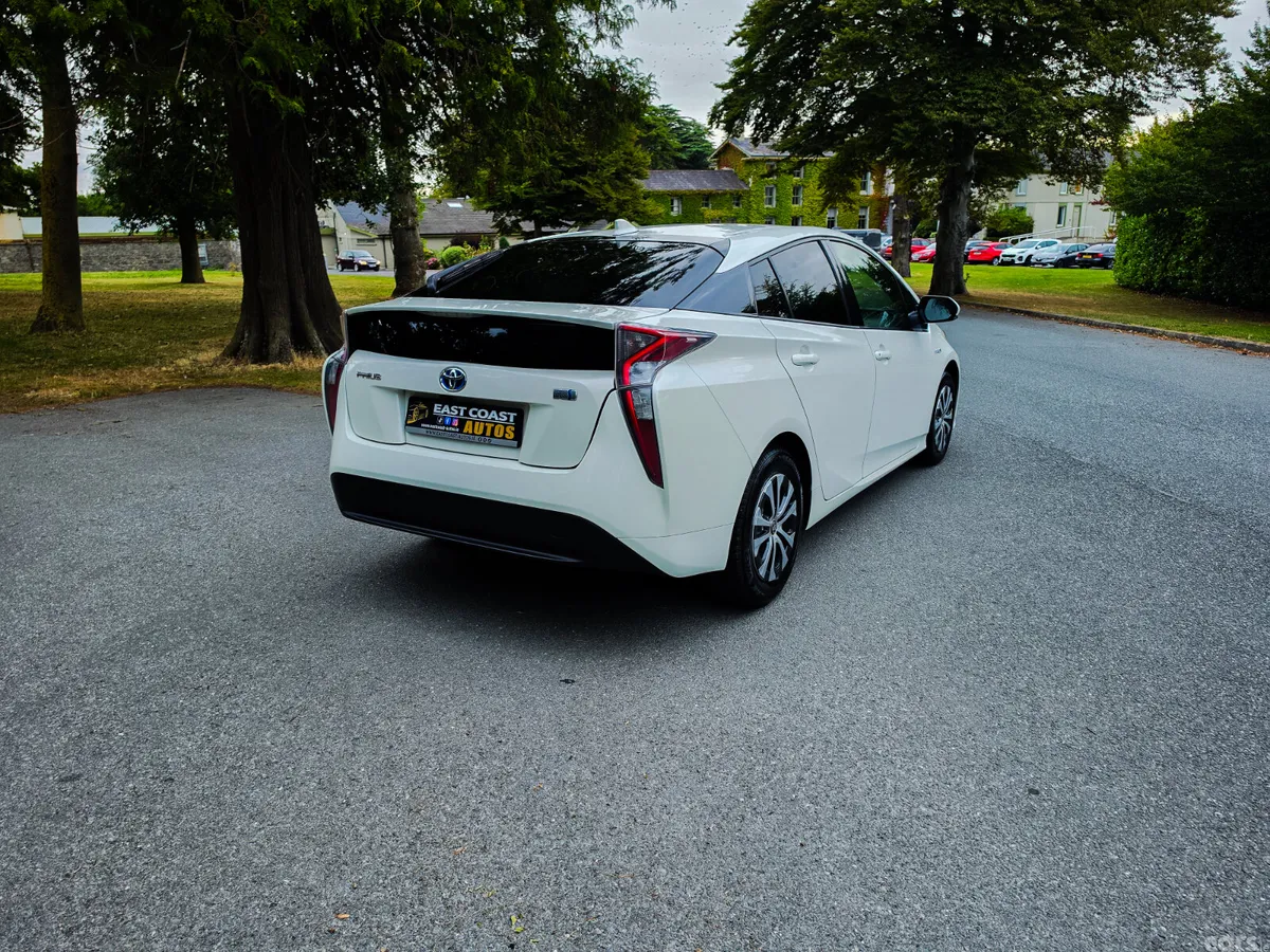 Toyota Prius Hatchback, Petrol Hybrid, 2018, Silver
