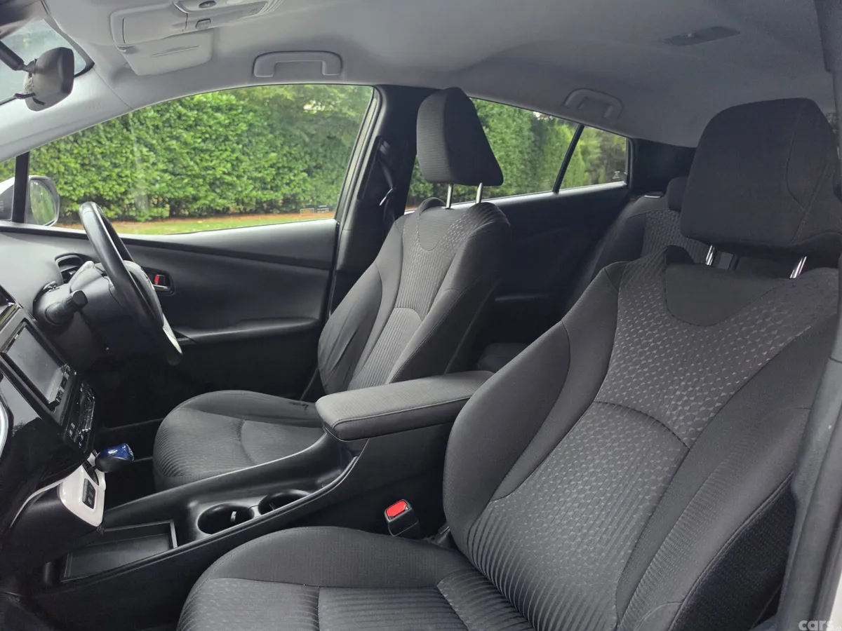 Toyota Prius Hatchback, Petrol Hybrid, 2018, Silver