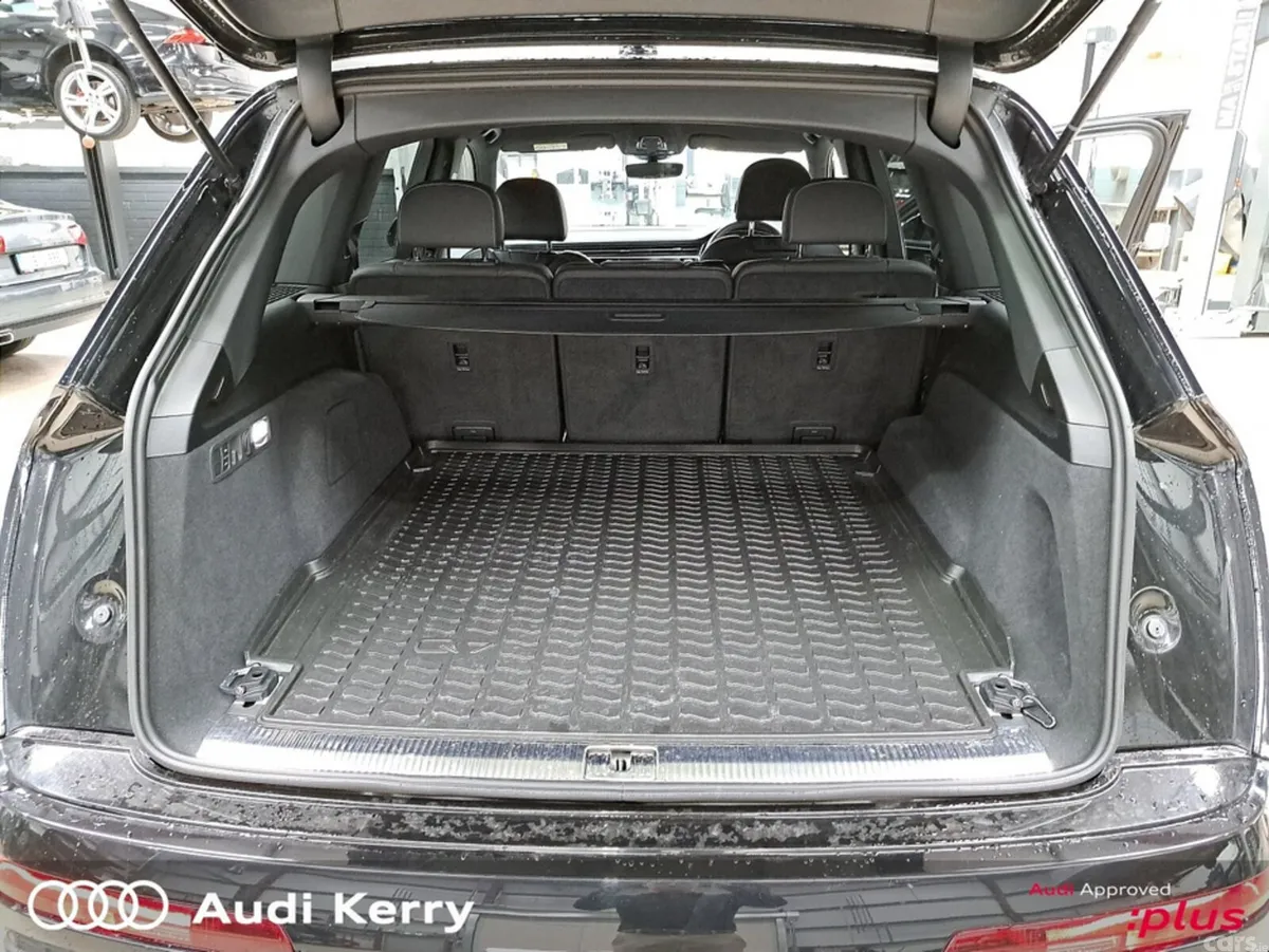 Audi Q7 SUV, Petrol Hybrid, 2023, Black
