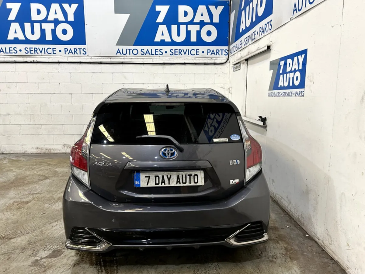 Toyota Aqua Hatchback, Petrol Hybrid, 2016, Grey