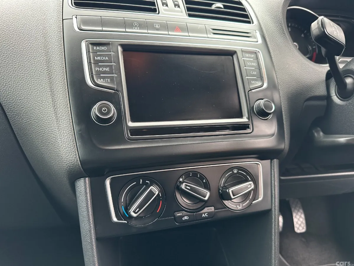 Volkswagen Polo Hatchback, Diesel, 2015, Black