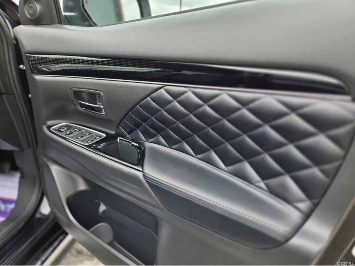 Mitsubishi Outlander Estate, Petrol Plug-in Hybrid, 2021, Black