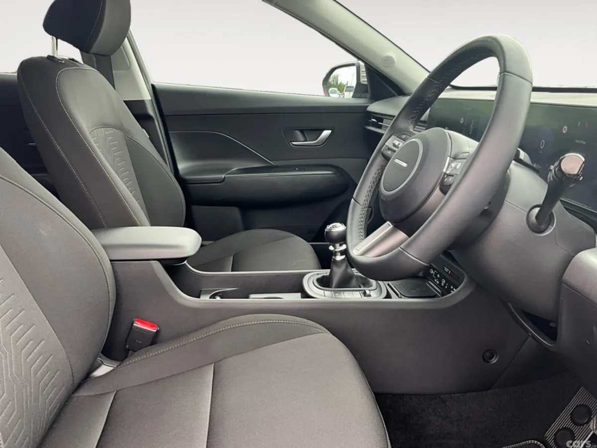 Hyundai KONA MPV, Petrol, 2025, Grey