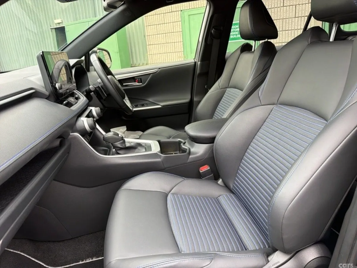 Toyota RAV4 SUV, Petrol Hybrid, 2023, Grey
