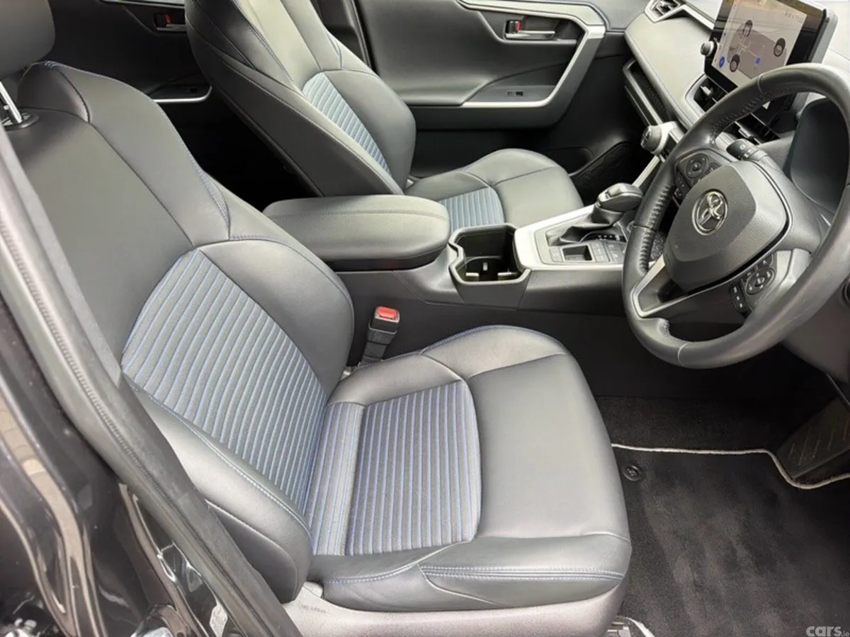 Toyota RAV4 SUV, Petrol Hybrid, 2023, Grey