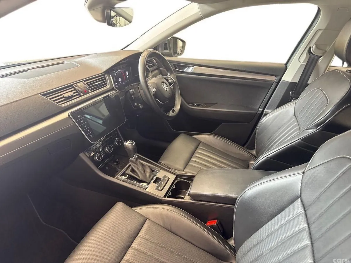 Skoda Superb Saloon, Diesel, 2023, Grey
