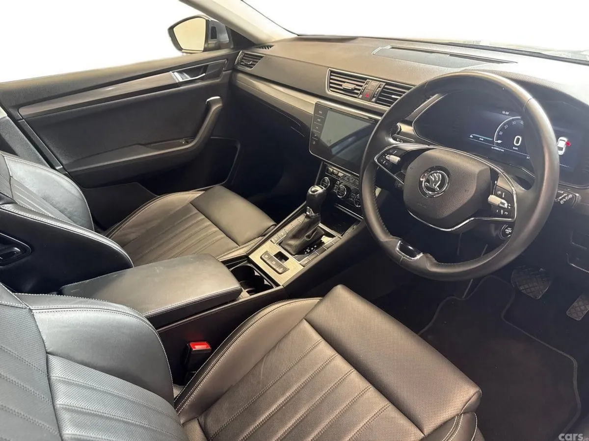 Skoda Superb Saloon, Diesel, 2023, Grey