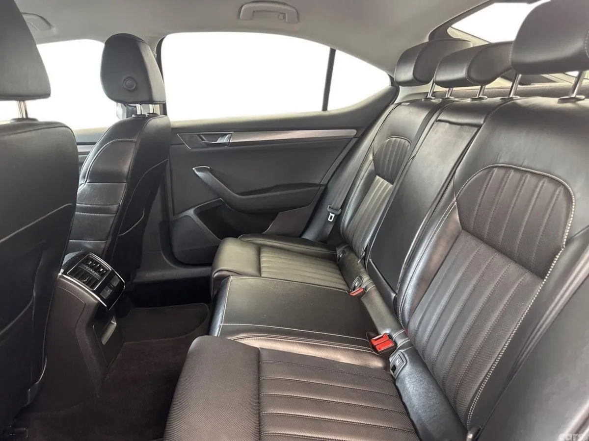 Skoda Superb Saloon, Diesel, 2023, Grey