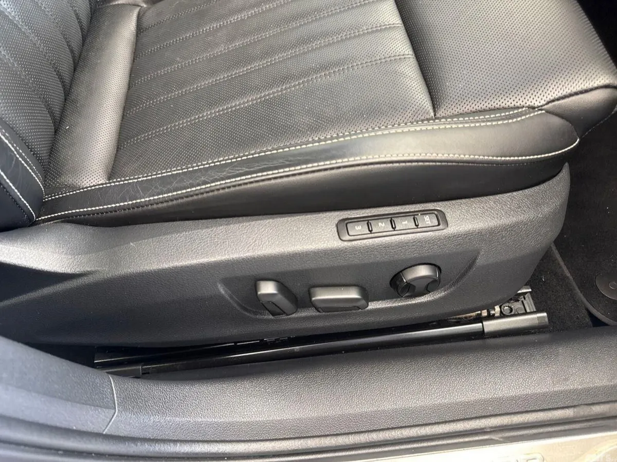 Skoda Superb Saloon, Diesel, 2023, Grey