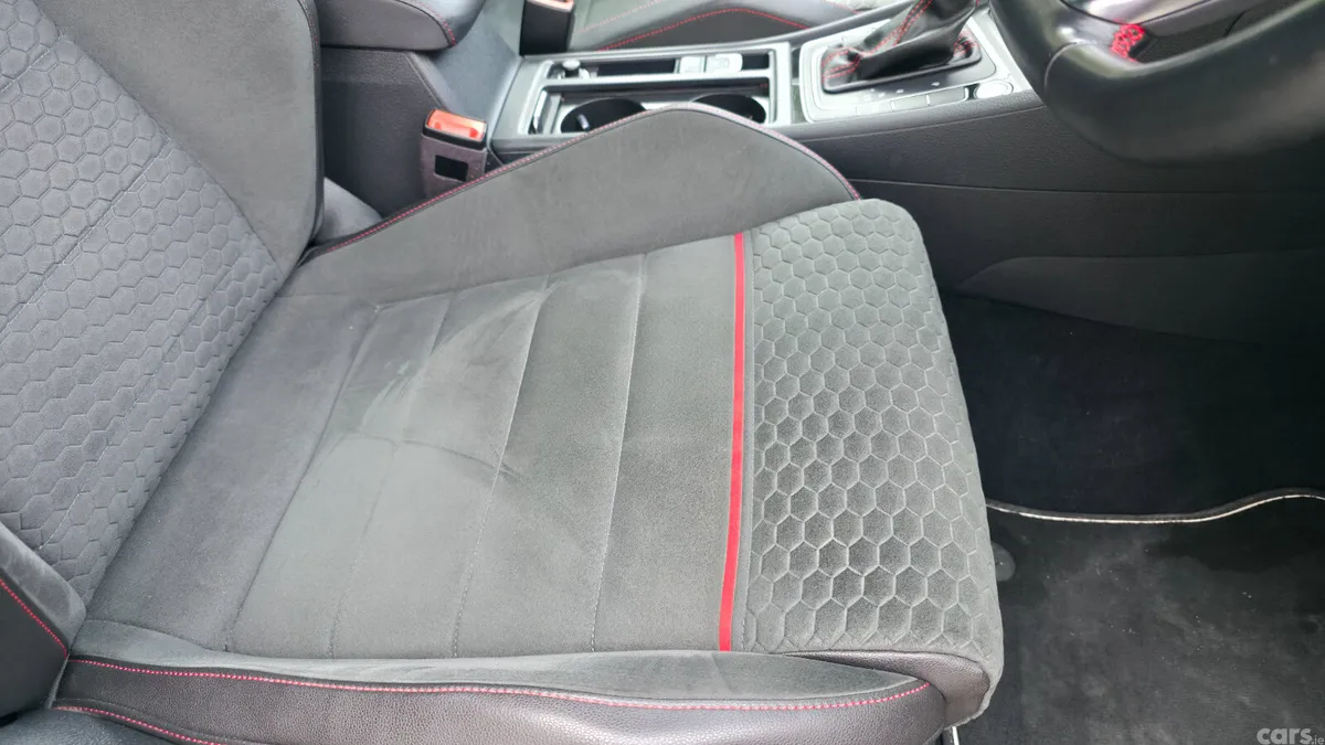 Volkswagen Golf Hatchback, Petrol, 2019, Grey
