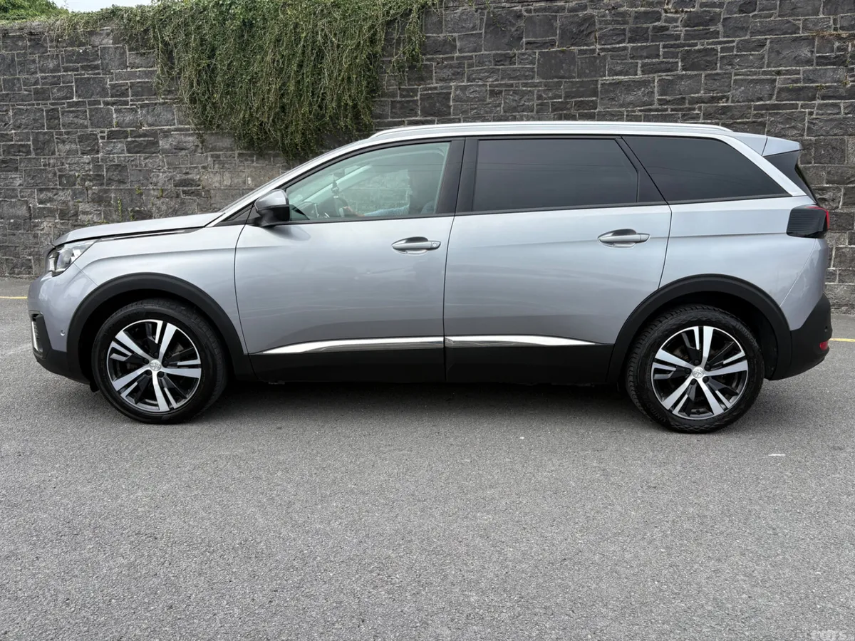 Peugeot 5008 MPV, Diesel, 2019, Grey