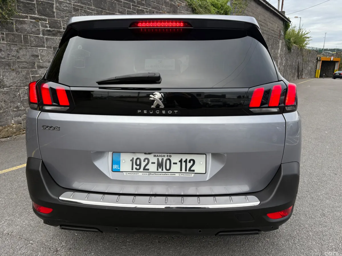 Peugeot 5008 MPV, Diesel, 2019, Grey