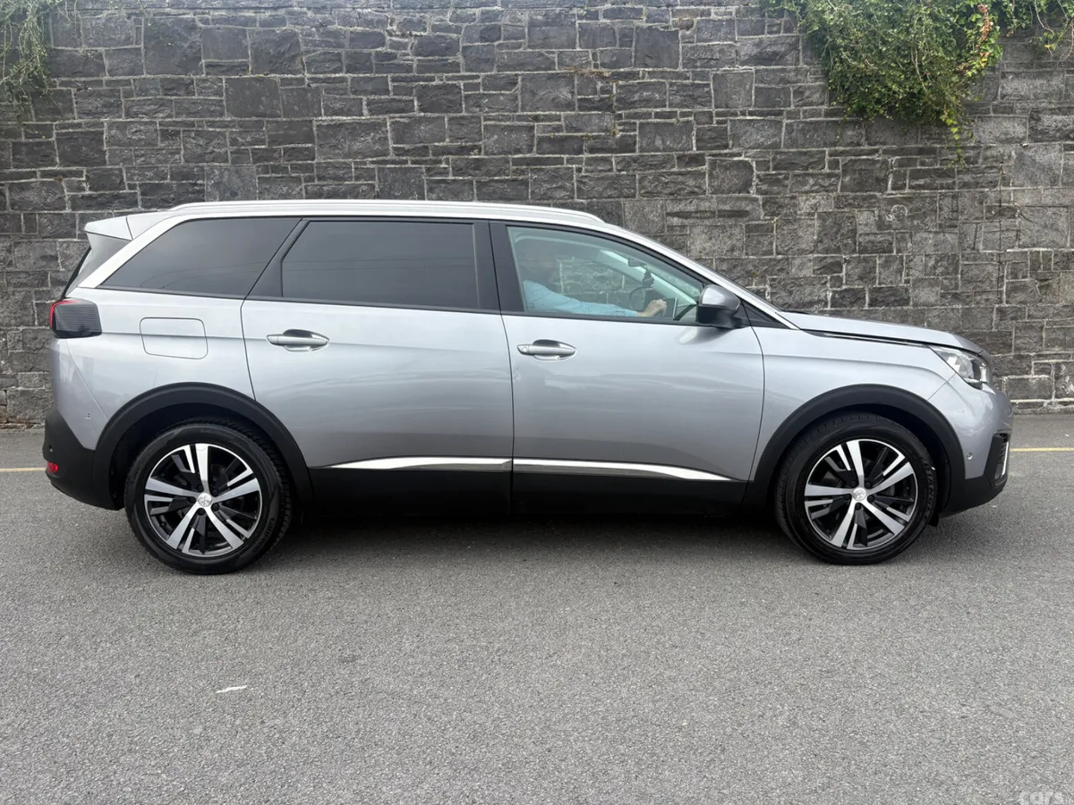 Peugeot 5008 MPV, Diesel, 2019, Grey