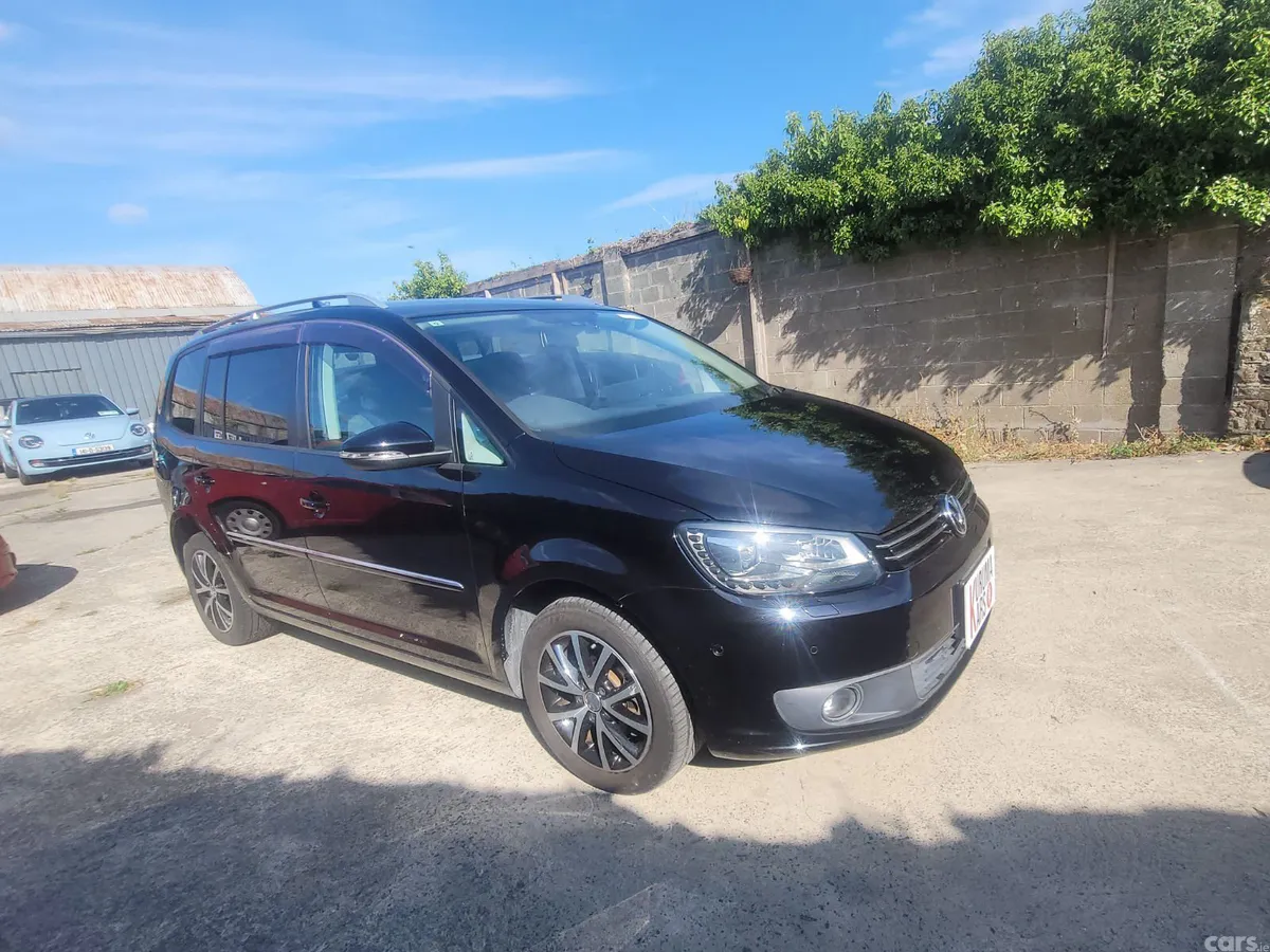 Volkswagen Touran MPV, Petrol, 2013, Black
