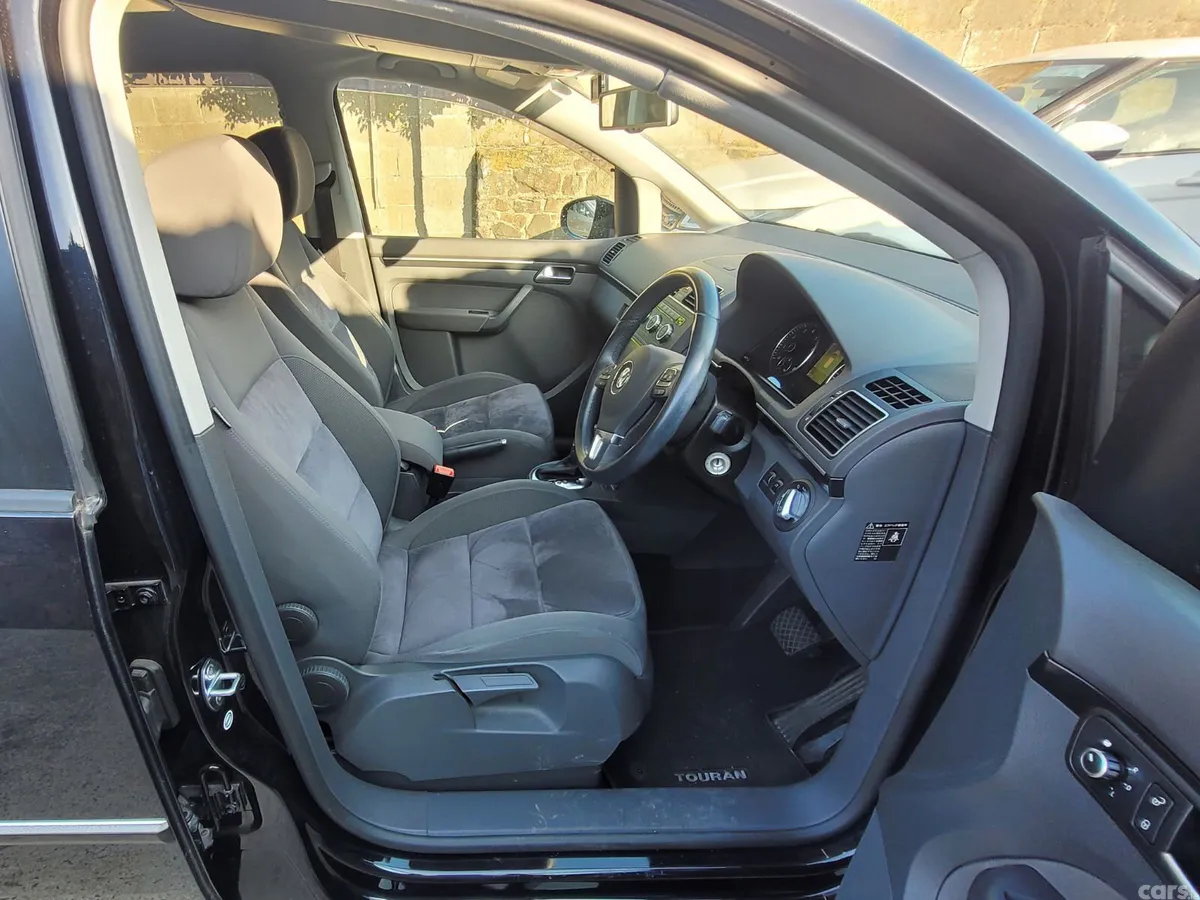 Volkswagen Touran MPV, Petrol, 2013, Black
