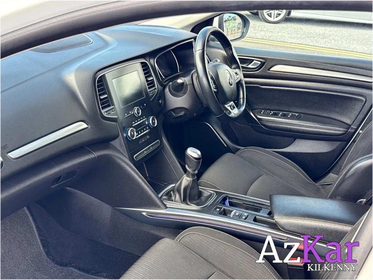Renault Megane Hatchback, Diesel, 2019, White